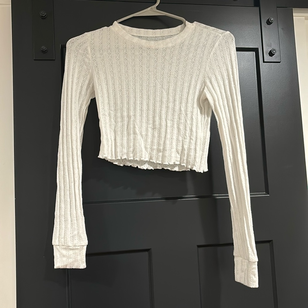 White see threw long sleeve, cropped